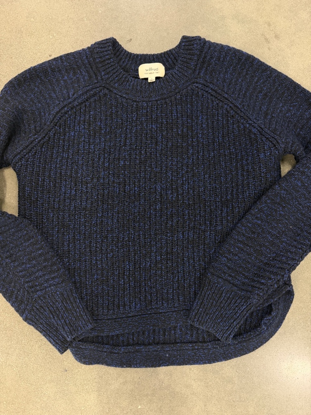 Wilfred Aritzia 100% Merino Wool Crewneck Sweater S *Flaw Round Hem Blue Black